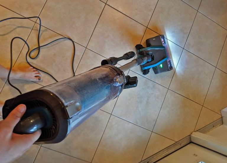 Shark Apex UpLight – A New Lift-Away DuoClean Stick Vacuum